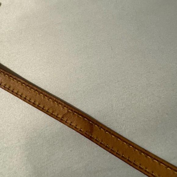 ******S O L D ***************
Pre loved Louis Vuitton Monogram Pochette Twin PM - Picture 9 of 12